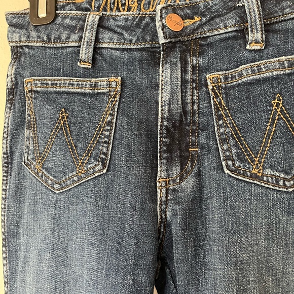Wrangler Retro High Rise Flare - Picture 4 of 5